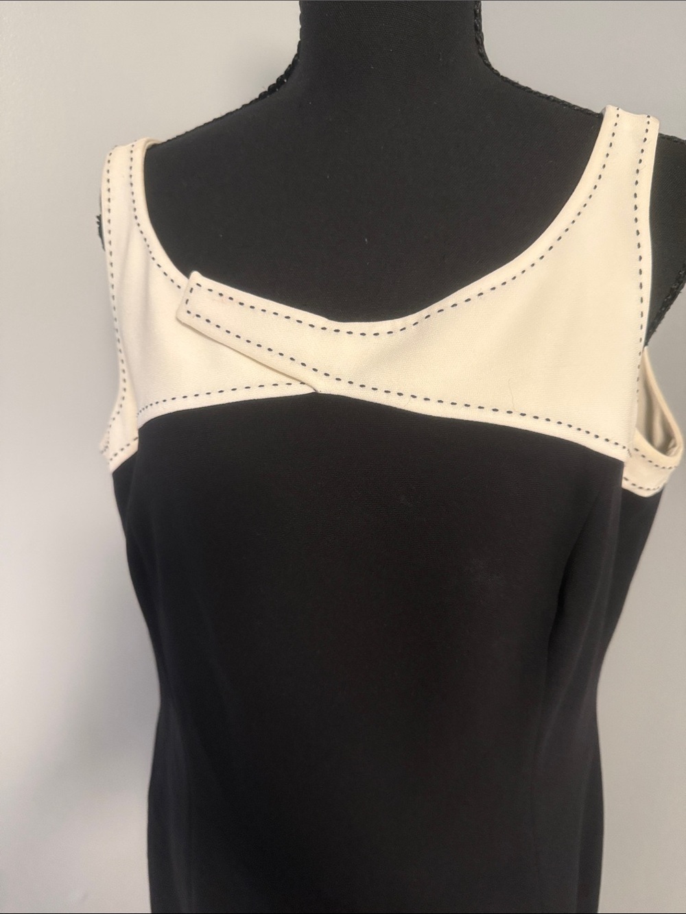 Jones New York Black and Cream Midi Dress - Picture 2 of 4